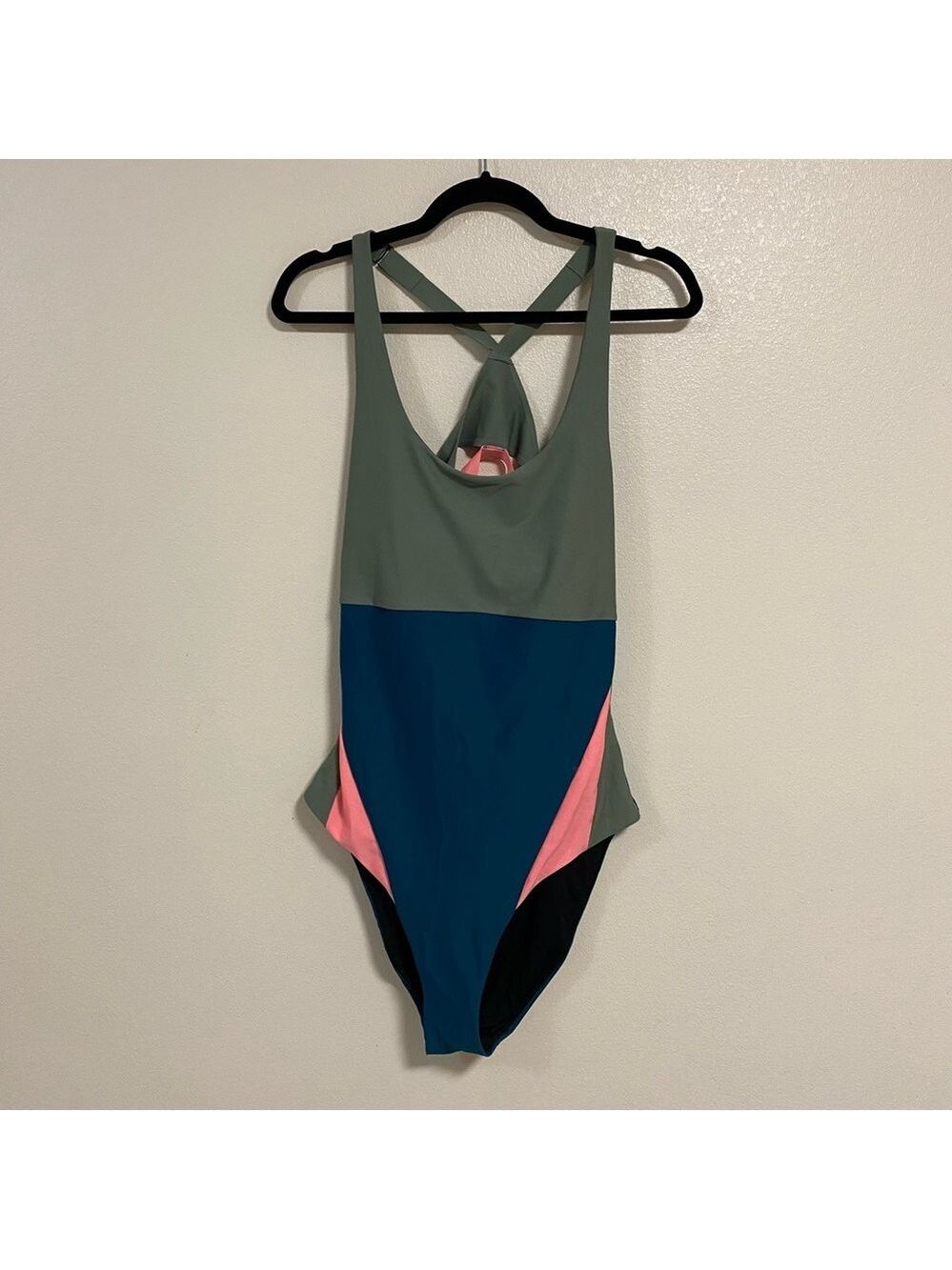 Title Nine Swimsuit Women’s Size XL Green Pink Blue Tideturn One Piece Swim Suit